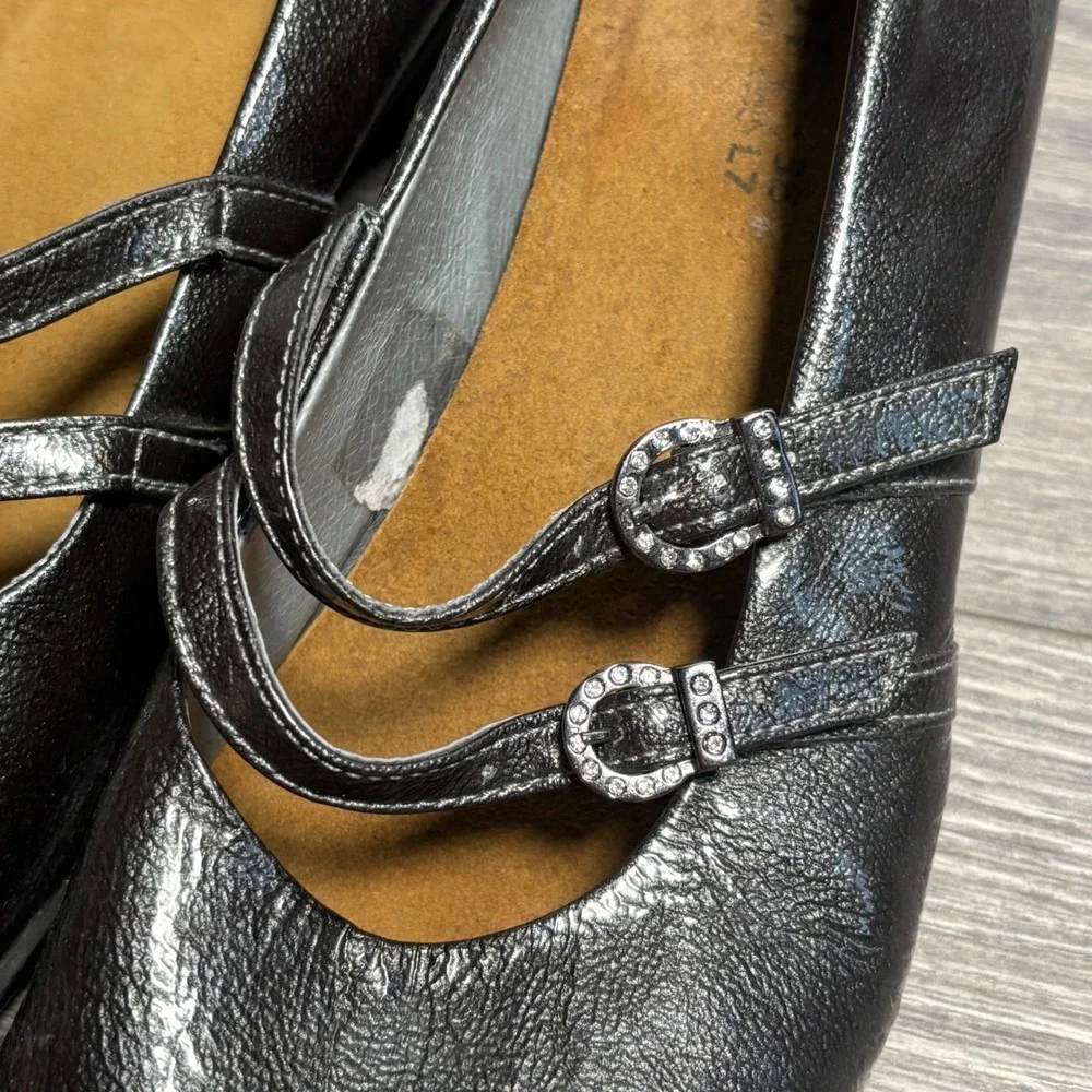 Naot Metallic Pewter Leather Double Strap Mary Jane Rhinestone Buckle Heels 38 7